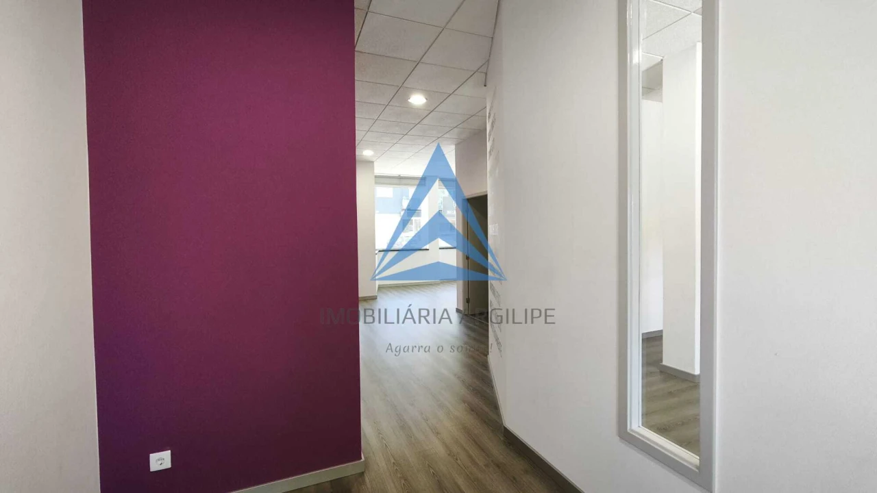 Loja para Arrendamento em Pombal Foto 7