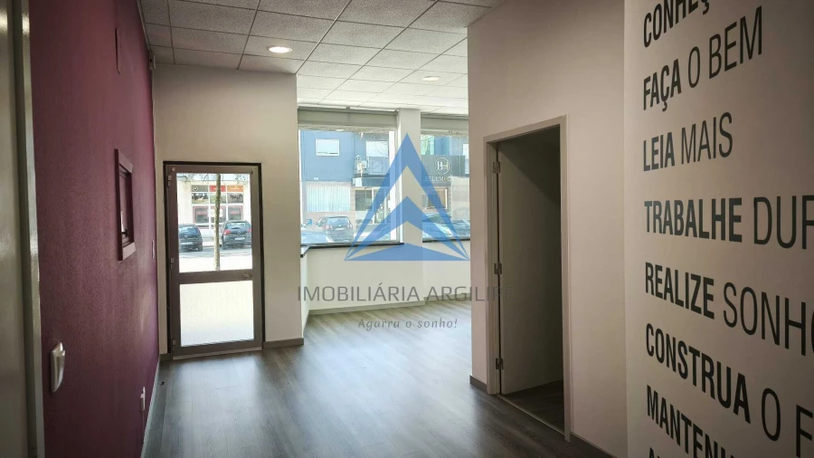 Loja para Arrendamento em Pombal Foto 15
