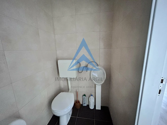 Loja para Arrendamento em Pombal Foto 16