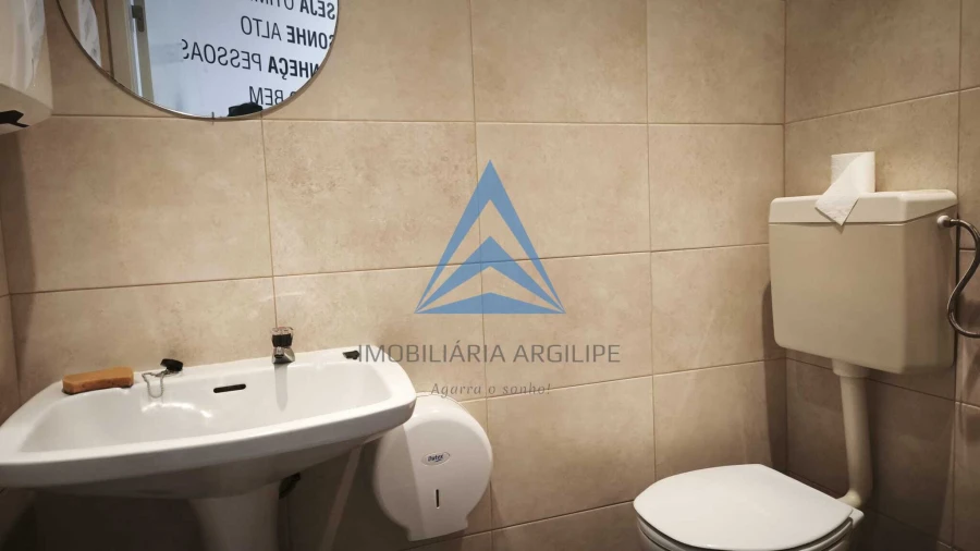 Loja para Arrendamento em Pombal Foto 14