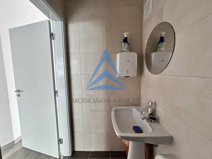 Loja para Arrendamento em Pombal Foto 18