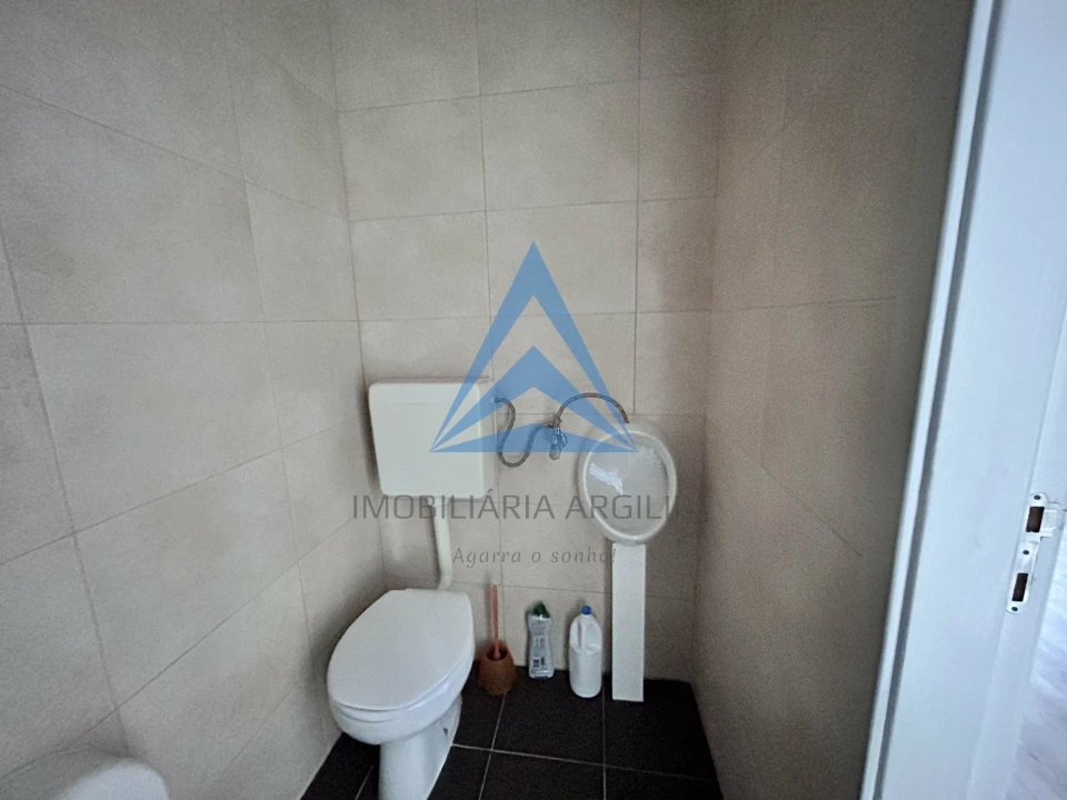 Loja para Arrendamento em Pombal Foto 16