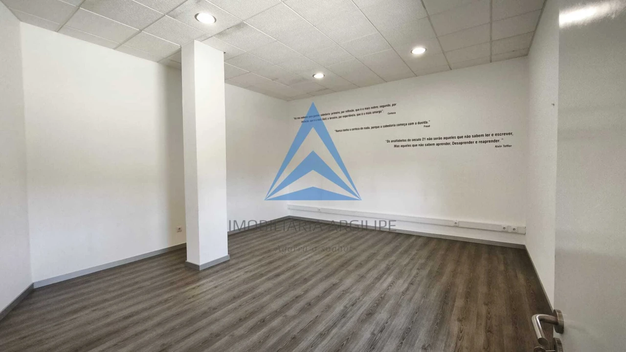 Loja para Arrendamento em Pombal Foto 5