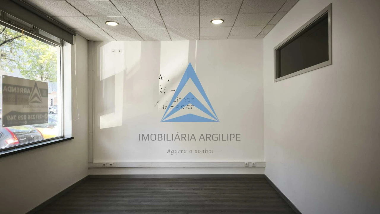 Loja para Arrendamento em Pombal Foto 12