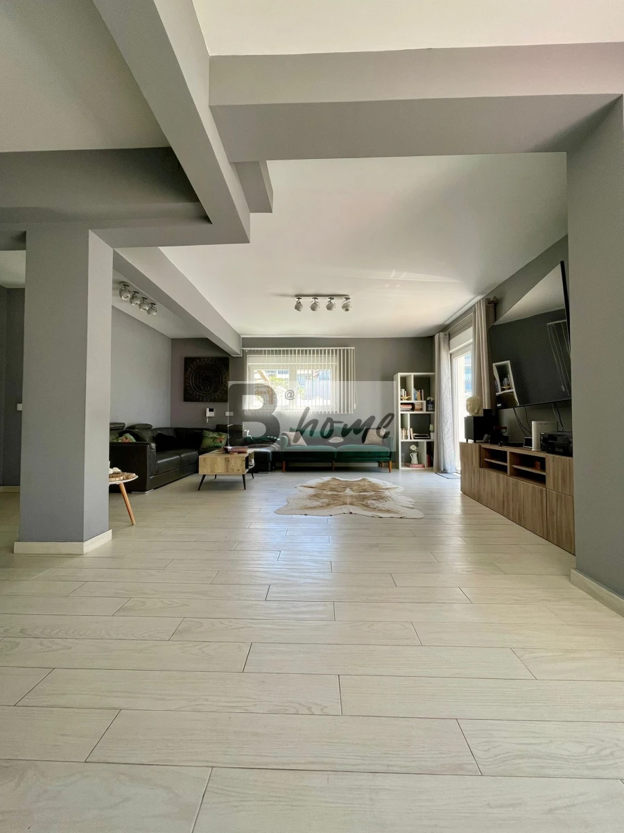 Moradia T5 para Venda em Charneca de Caparica e Sobreda Foto 8