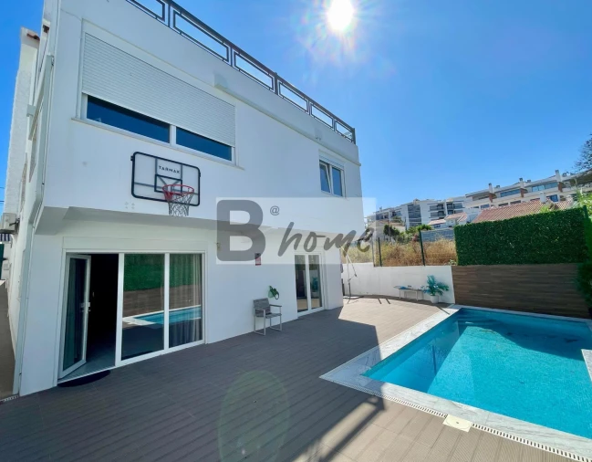 Moradia T5 para Venda em Charneca de Caparica e Sobreda Foto 3