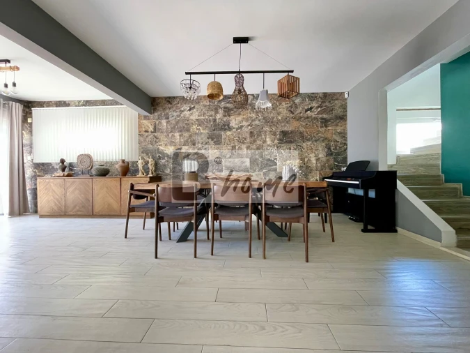 Moradia T5 para Venda em Charneca de Caparica e Sobreda Foto 6