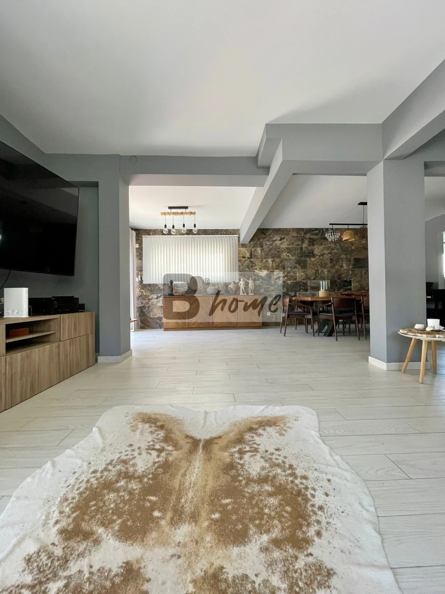 Moradia T5 para Venda em Charneca de Caparica e Sobreda Foto 9