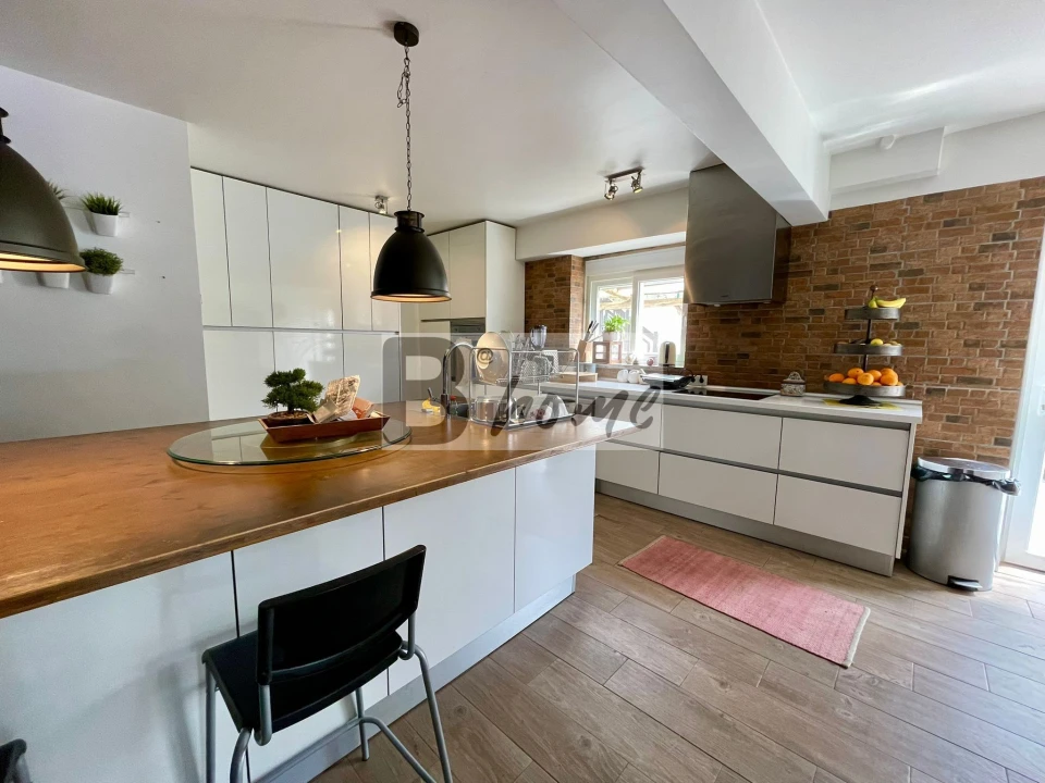 Moradia T5 para Venda em Charneca de Caparica e Sobreda Foto 10