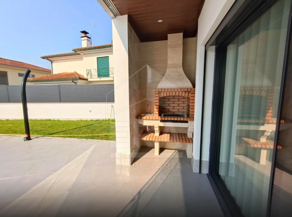 Moradia T3 para Venda em Vila de Punhe Foto 4