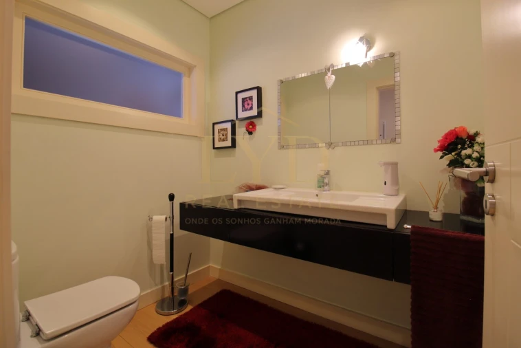 Moradia T3 para Venda em Sanguedo Foto 3