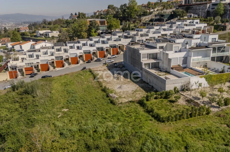 Terreno para Venda em Ferreiros e Gondizalves Foto 2