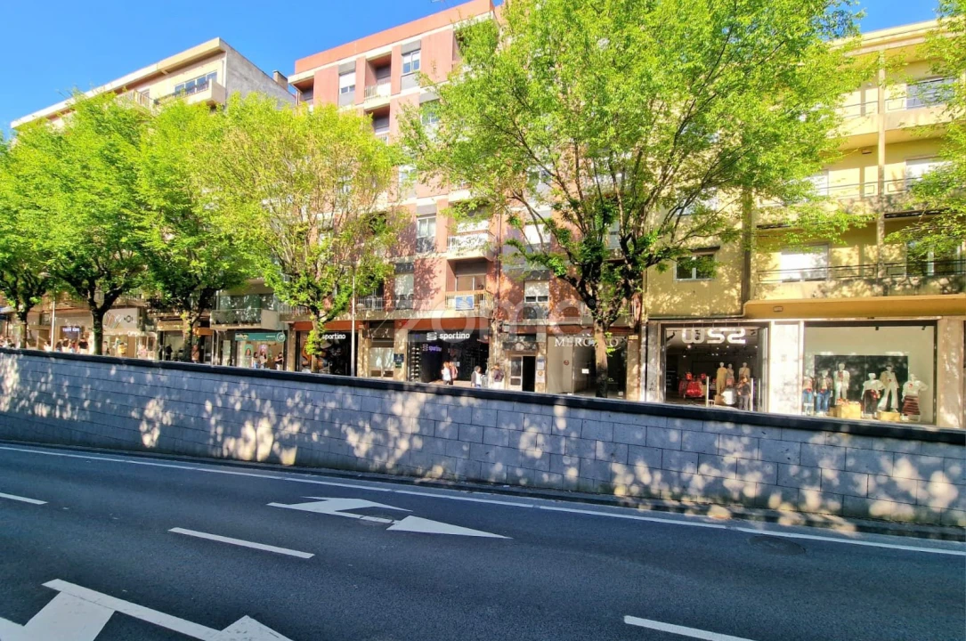 Apartamento T3 para Arrendamento em Braga (São José de São Lázaro e São João do Souto) Foto 32