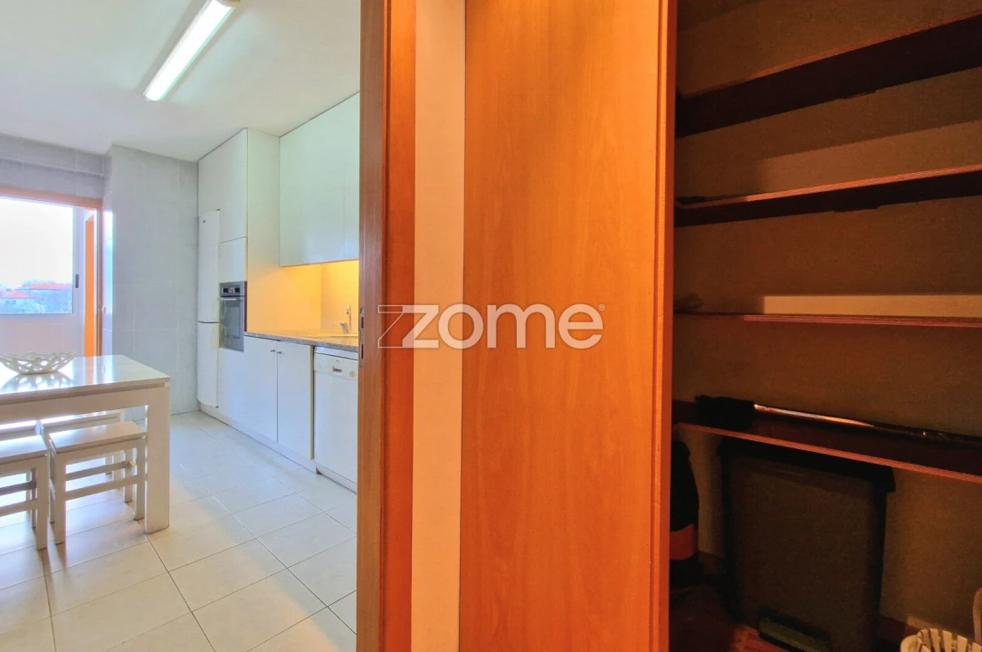 Apartamento T3 para Arrendamento em Braga (São José de São Lázaro e São João do Souto) Foto 21