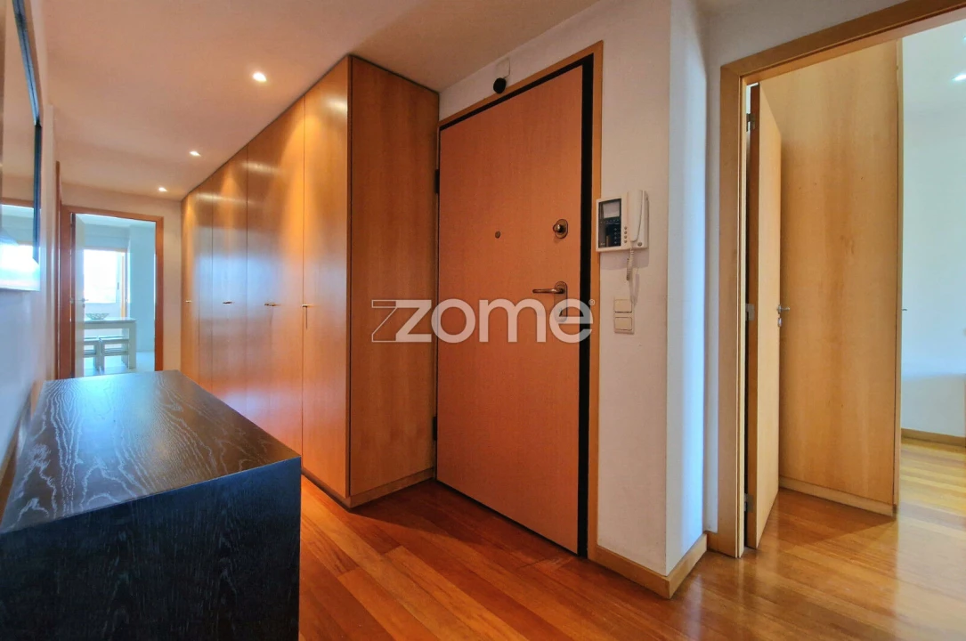 Apartamento T3 para Arrendamento em Braga (São José de São Lázaro e São João do Souto) Foto 6