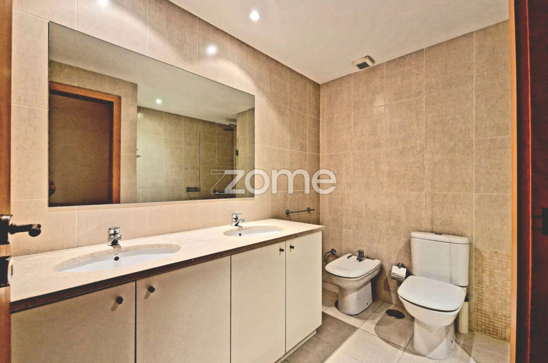 Apartamento T3 para Arrendamento em Braga (São José de São Lázaro e São João do Souto) Foto 19