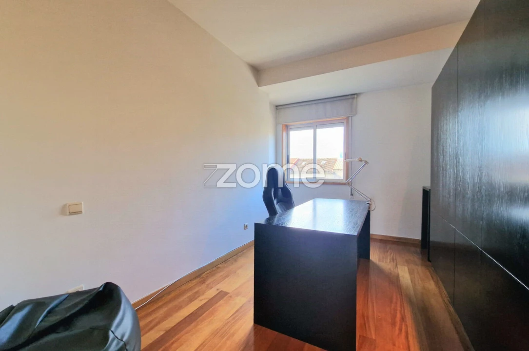 Apartamento T3 para Arrendamento em Braga (São José de São Lázaro e São João do Souto) Foto 11