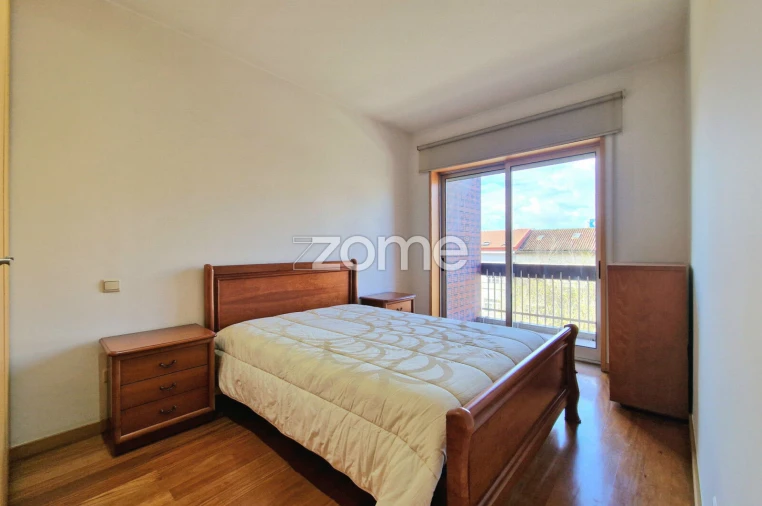 Apartamento T3 para Arrendamento em Braga (São José de São Lázaro e São João do Souto) Foto 7