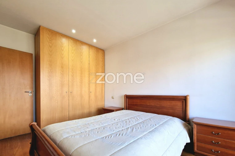 Apartamento T3 para Arrendamento em Braga (São José de São Lázaro e São João do Souto) Foto 8