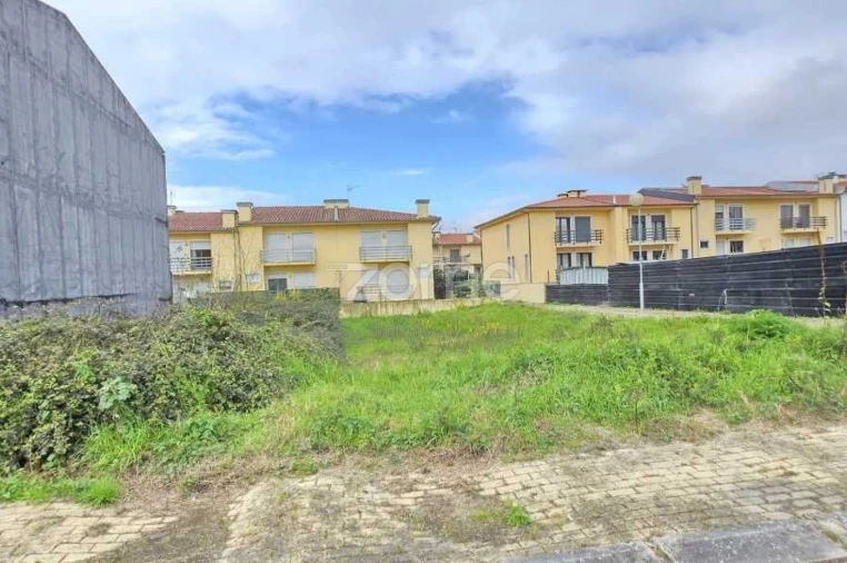 Moradia T3 para Venda em Loureira Foto 4