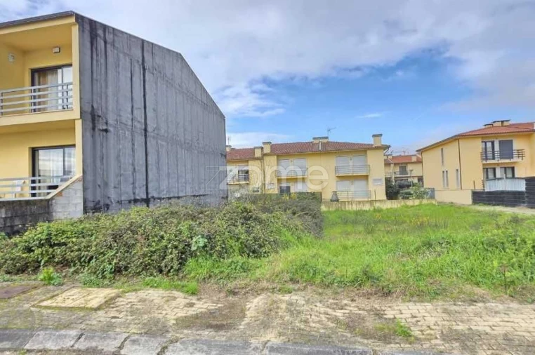 Moradia T3 para Venda em Loureira Foto 5