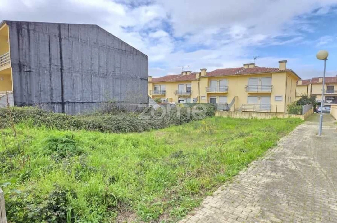 Moradia T3 para Venda em Loureira Foto 10