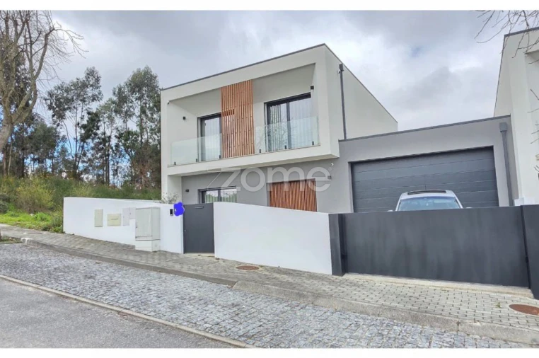 Moradia T3 para Venda em Vila Verde e Barbudo Foto 15