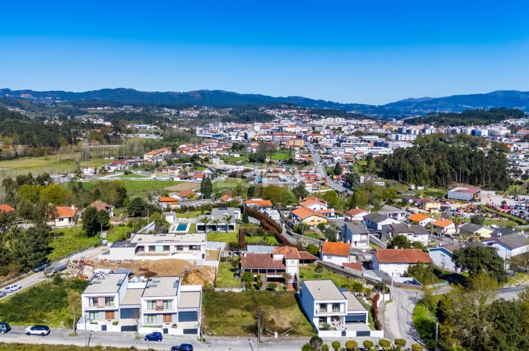 Moradia T3 para Venda em Vila Verde e Barbudo Foto 3