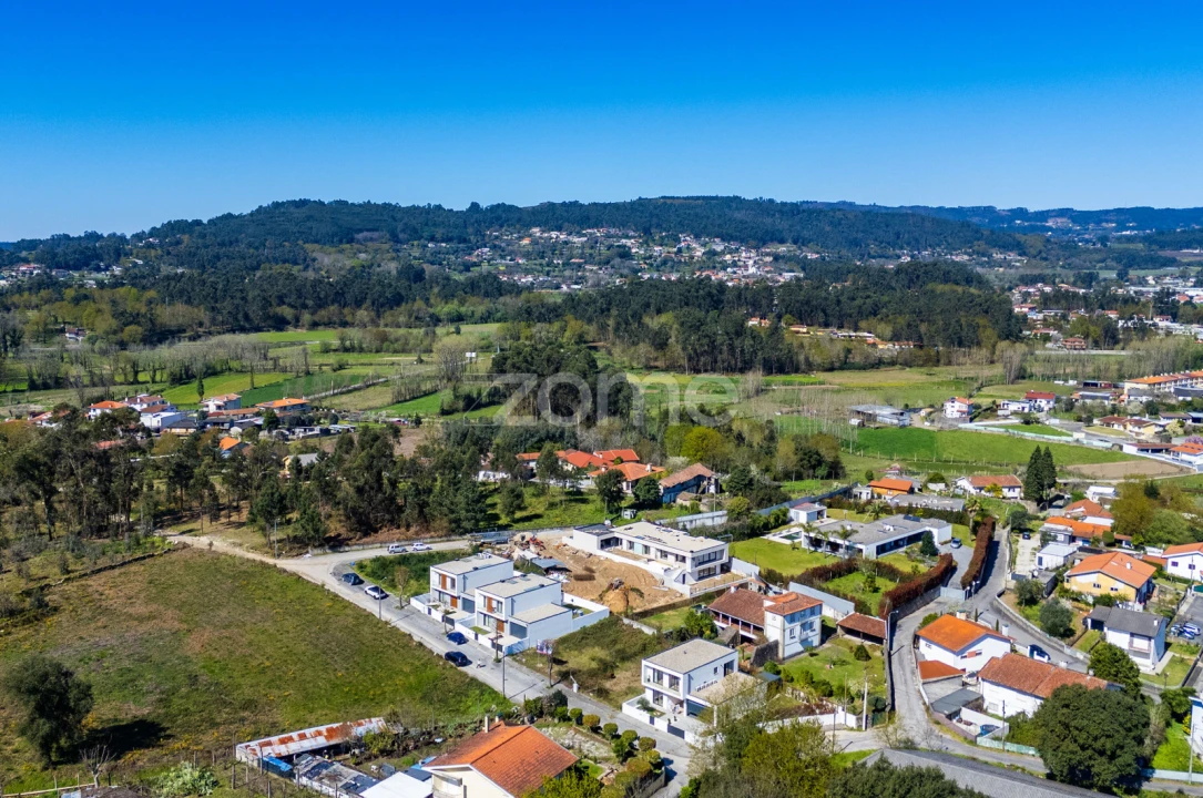 Moradia T3 para Venda em Vila Verde e Barbudo Foto 9