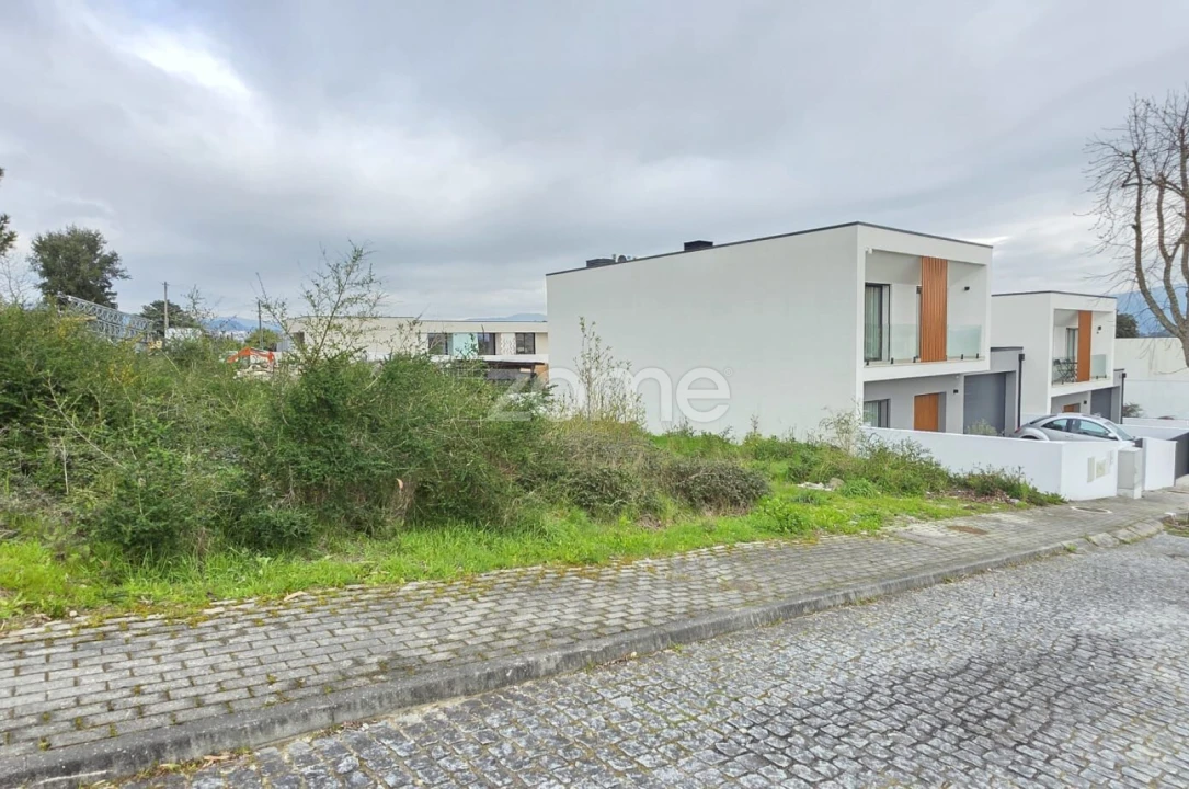 Moradia T3 para Venda em Vila Verde e Barbudo Foto 7