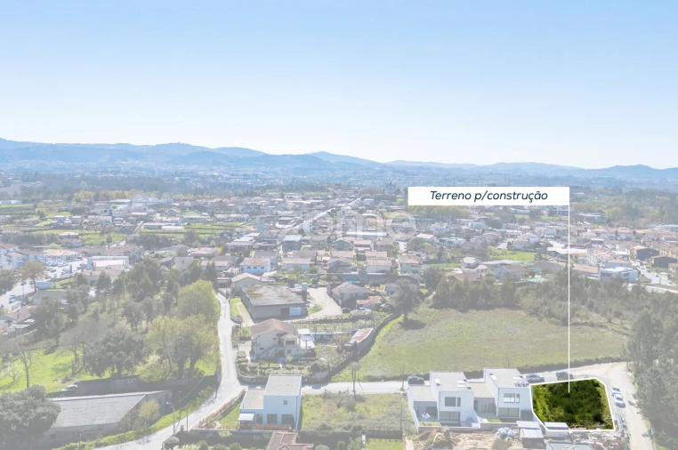 Moradia T3 para Venda em Vila Verde e Barbudo Foto 17