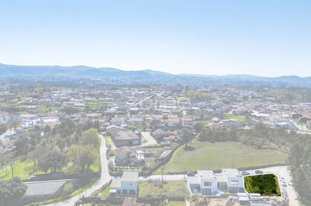 Moradia T3 para Venda em Vila Verde e Barbudo Foto 3