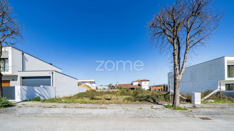 Terreno para Venda em Vila Verde e Barbudo