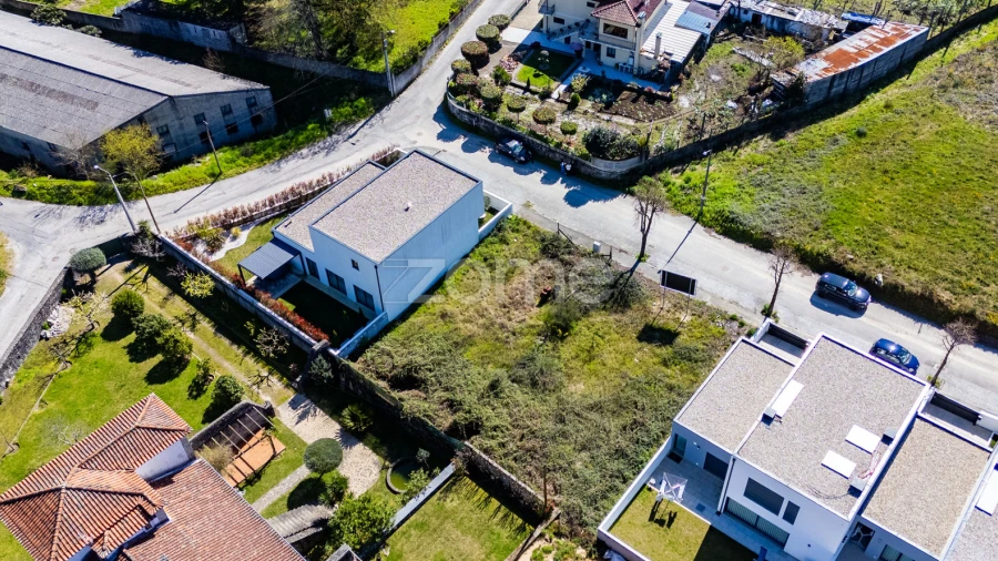 Terreno para Venda em Vila Verde e Barbudo