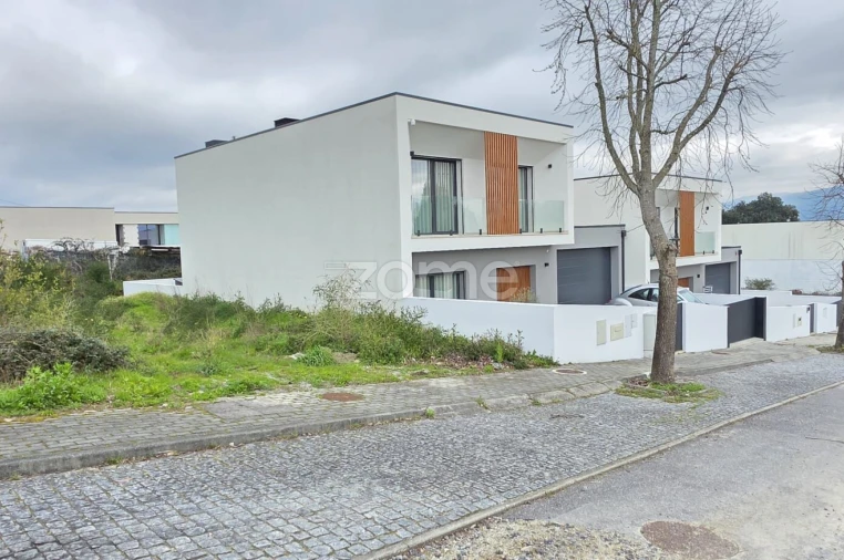 Terreno para Venda em Vila Verde e Barbudo Foto 6