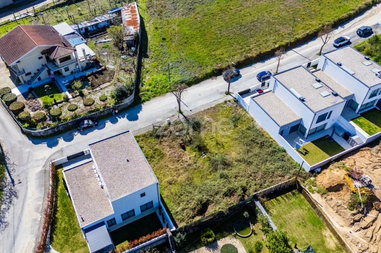 Terreno para Venda em Vila Verde e Barbudo Foto 4