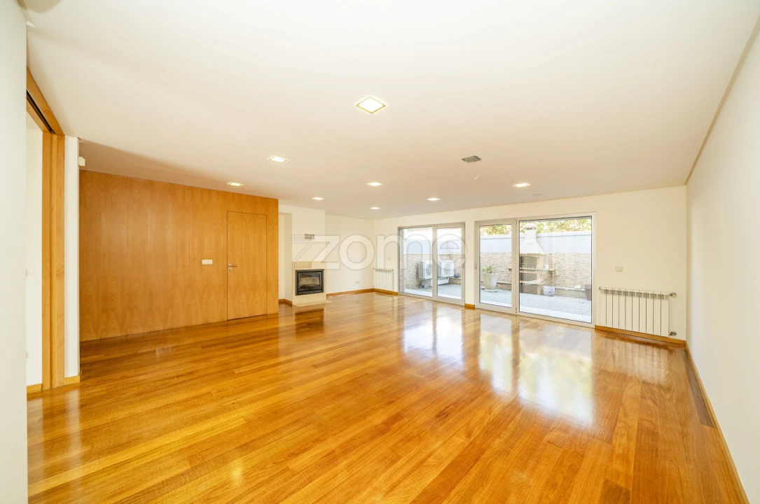 Moradia T5 para Venda em Ferreiros e Gondizalves Foto 17