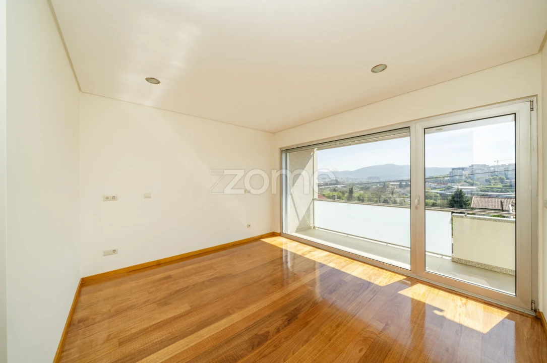 Moradia T5 para Venda em Ferreiros e Gondizalves Foto 37