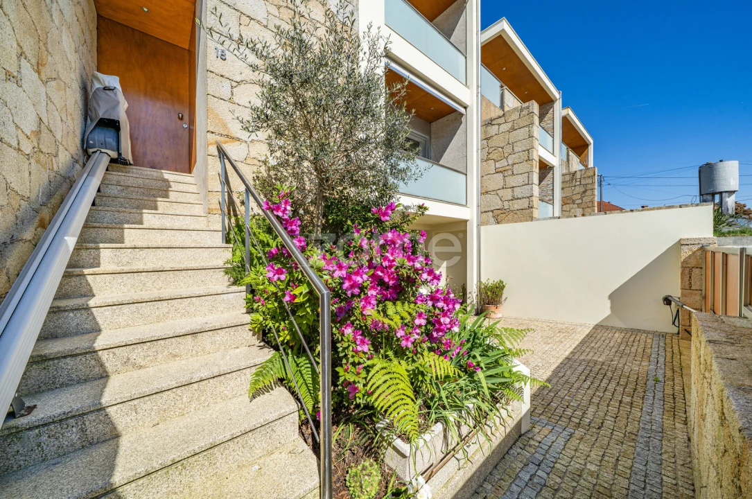 Moradia T5 para Venda em Ferreiros e Gondizalves Foto 6