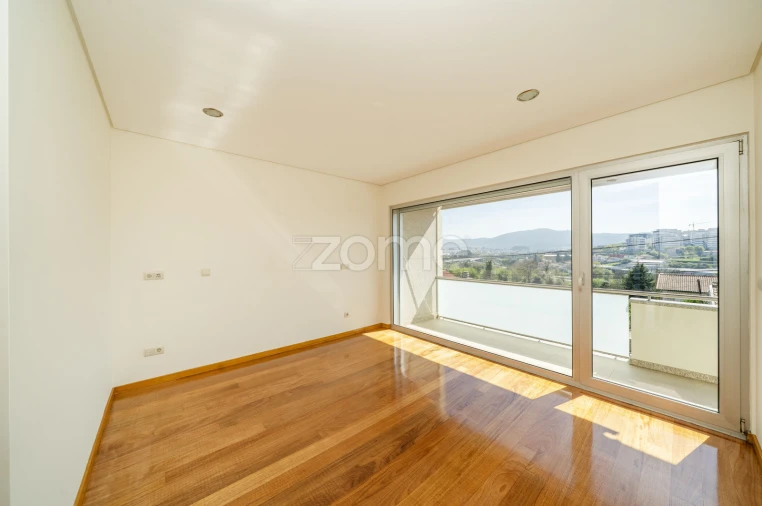 Moradia T5 para Venda em Ferreiros e Gondizalves Foto 37