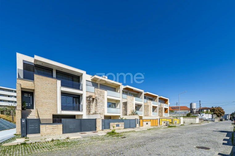 Moradia T5 para Venda em Ferreiros e Gondizalves Foto 2