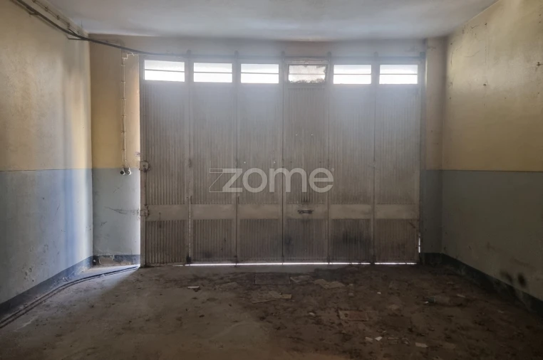 Terreno Comércio / Armazém para Venda em Cedofeita, Santo Ildefonso, Sé, Miragaia, São Nicolau e Vitória Foto 2