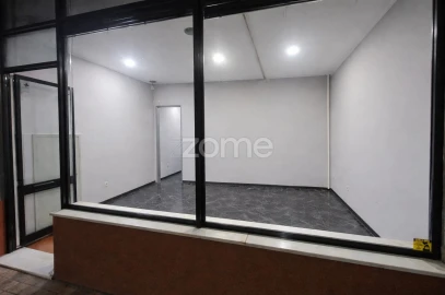 Negócio para Arrendamento em Baguim do Monte (Rio Tinto)