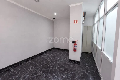 Negócio para Arrendamento em Baguim do Monte (Rio Tinto)