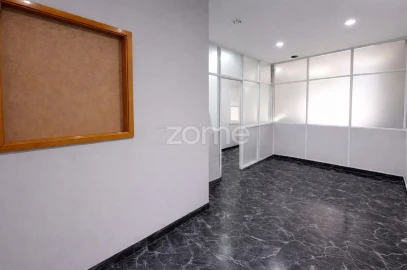 Negócio para Arrendamento em Baguim do Monte (Rio Tinto)