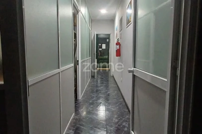 Negócio para Arrendamento em Baguim do Monte (Rio Tinto)