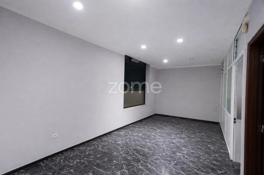 Negócio para Arrendamento em Baguim do Monte (Rio Tinto) Foto 8