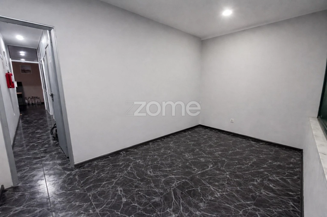 Negócio para Arrendamento em Baguim do Monte (Rio Tinto) Foto 5