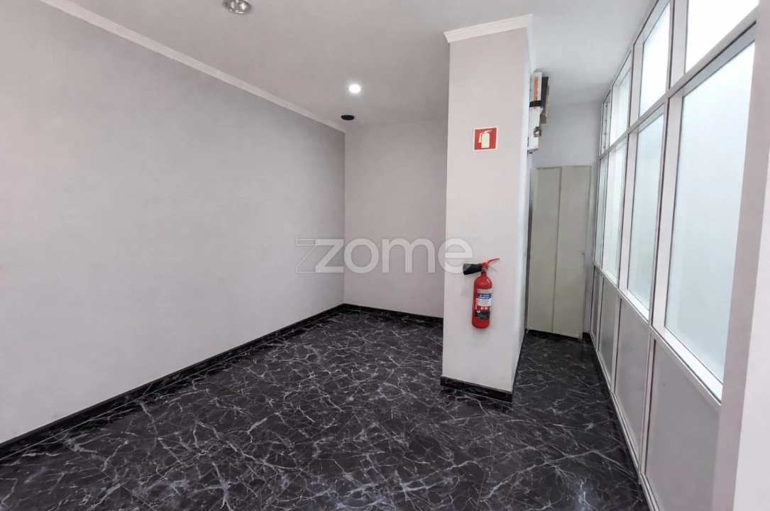 Negócio para Arrendamento em Baguim do Monte (Rio Tinto) Foto 9