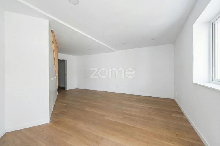 Moradia T2 para Venda em Lordelo do Ouro e Massarelos Foto 3